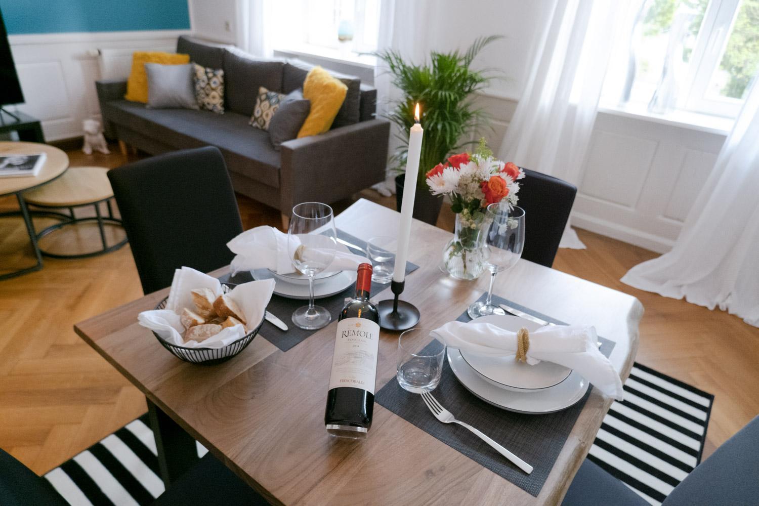 Bella Casa - Business&Family - 2 Zimmer Direkt Neben Schloss, Parkplatz, Smarttv, Netflix, Waschmaschine, 24H Checkin, 71Qm, Kingsizebett, Hotelbettwaesche ลุดวิกสบูร์ก ภายนอก รูปภาพ